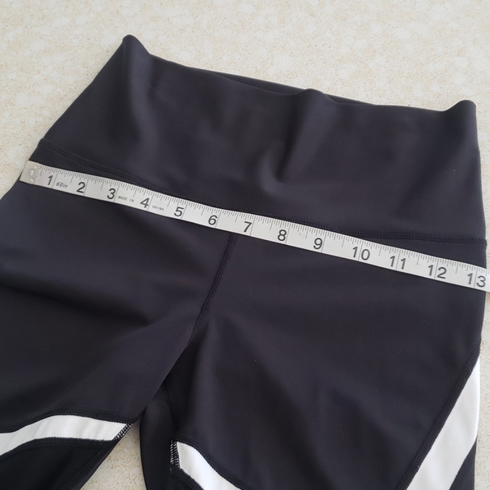 High rise mesh leggings- much Like the popular brand. small - Picture 4 of 10